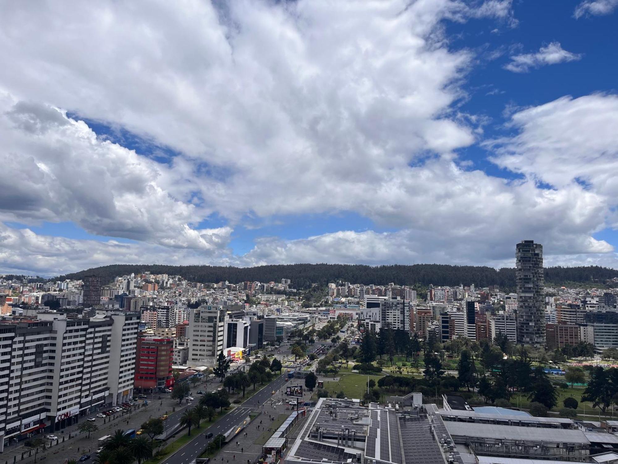 Suite Apartameto 1606 Espectacular Vista La Carolina, Piso 16 One - Кито Екстериор снимка